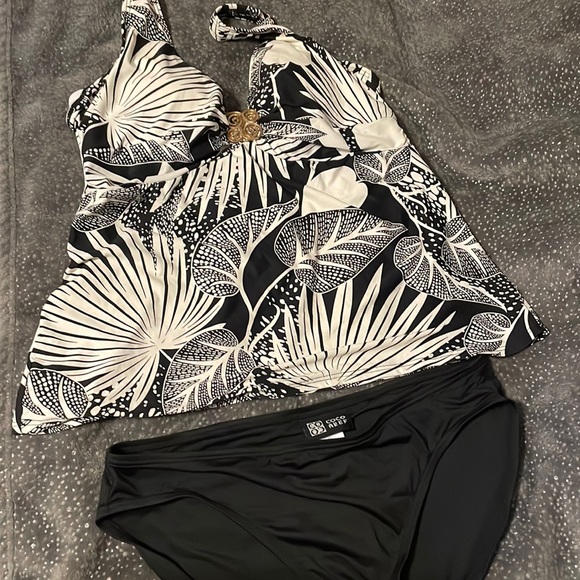 Coco Reef Swim set size 36d and large - Picture 1 of 7